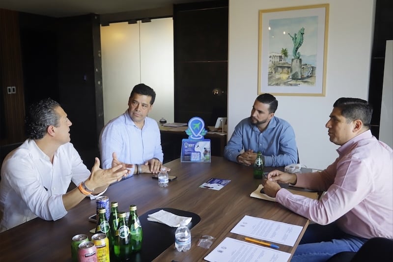 El gobierno de Puerto Vallarta, liderado por el alcalde Luis Munguía, unió fuerzas con funcionarios de Aguascalientes para promover la iniciativa “Turismo Médico Seguro”. Foto proporcionada