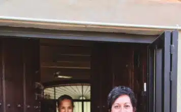 Lesbianas líderes: Celebrando a las figuras influyentes de nuestra comunidad oculto pareja