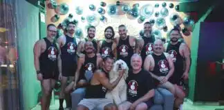 STUDS Bear Bar gana el premio “Mejor de los gays 2024” studs bear bar group photo