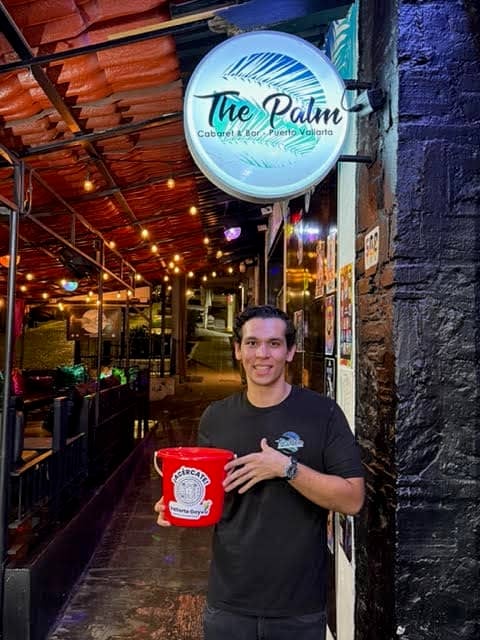 cubeta roja de the palm
