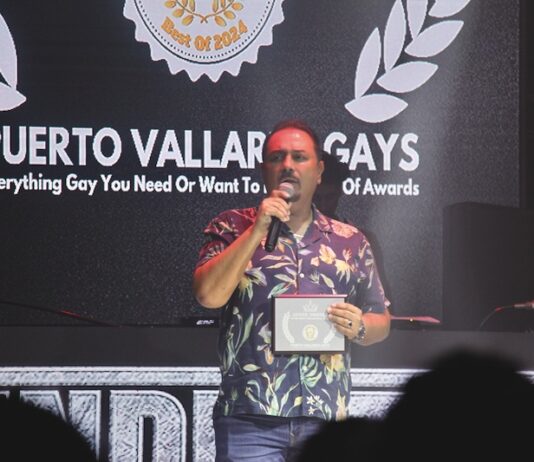 Javier Jiménez, galardonado como «el más influyente» por ser pionero en la inclusión de la comunidad LGBTQ+. Javier at the best of gays awards