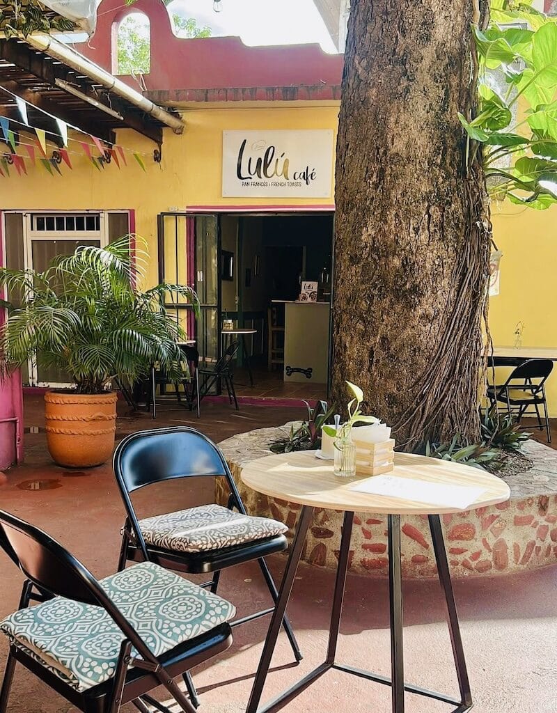 Lulú cafe exterior