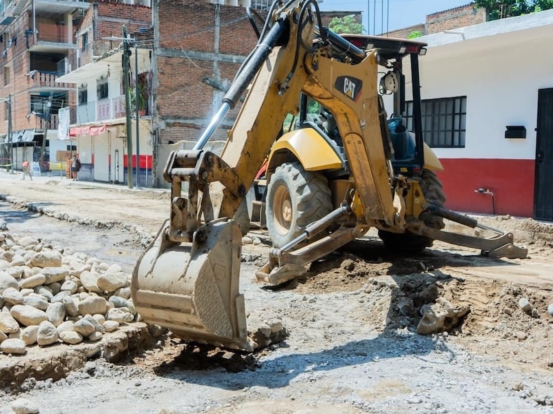 retroexcavadora trabajando