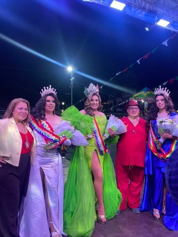 Alondra, una profesional de enfermería quirúrgica de 28 años de la Colonia Palmar del Progreso, fue coronada Reina de las Fiestas Patrias de El Pitillal el 13 de septiembre, en un certamen organizado por la Oficina de Diversidad Sexual de Puerto Vallarta. Foto proporcionada
