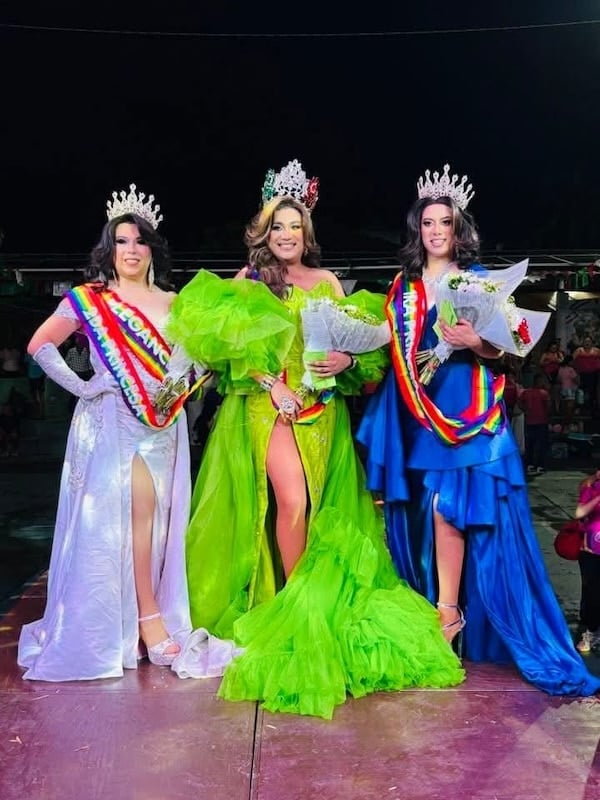 Alondra, una profesional de enfermería quirúrgica de 28 años de la Colonia Palmar del Progreso, fue coronada Reina de las Fiestas Patrias de El Pitillal el 13 de septiembre, en un certamen organizado por la Oficina de Diversidad Sexual de Puerto Vallarta. Foto proporcionada