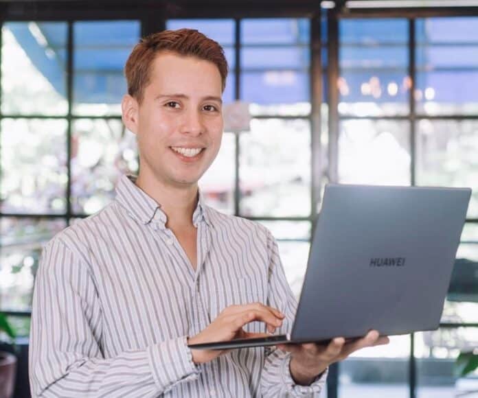 Christian Alexis Velasco, nuevo editor y publicador asociado.