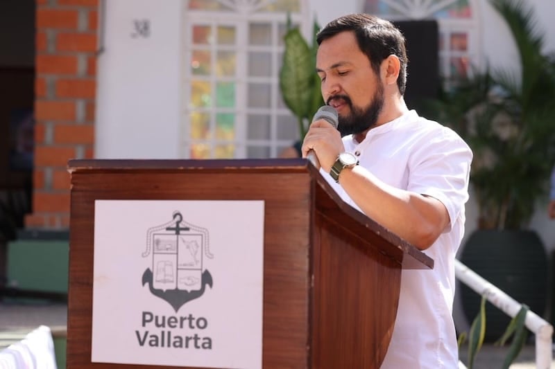 historiador moisés hernández