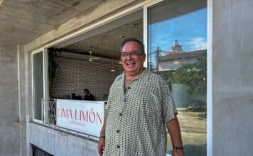 ‘Teto’ Betancourt habla sobre su activismo dirigiendo la oficina de diversidad sexual "Teto" Betancourt, jefe de la Oficina de Diversidad Sexual del Gobierno Municipal de Puerto Vallarta.