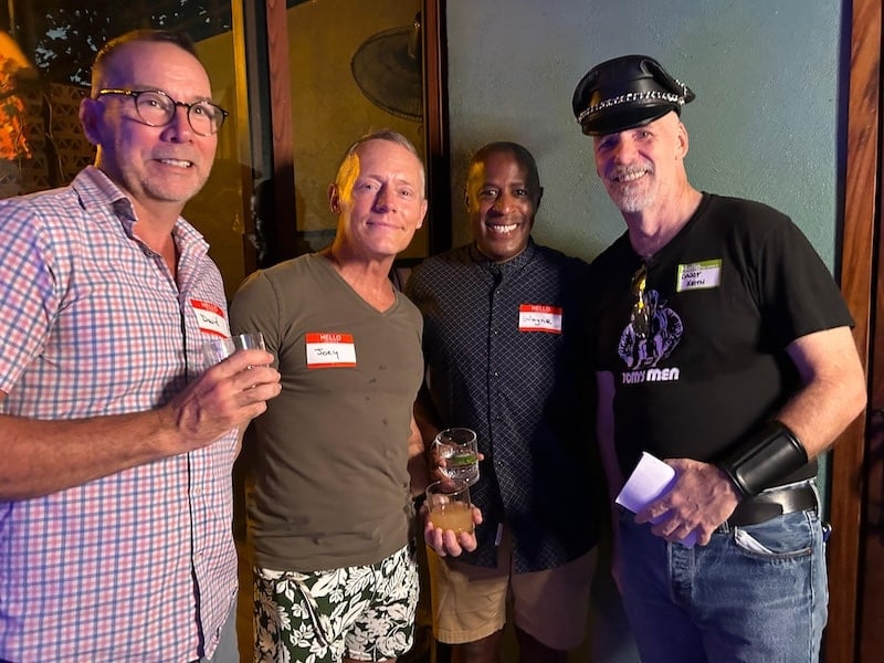 Mezclador gay Uno Seis Uno 10