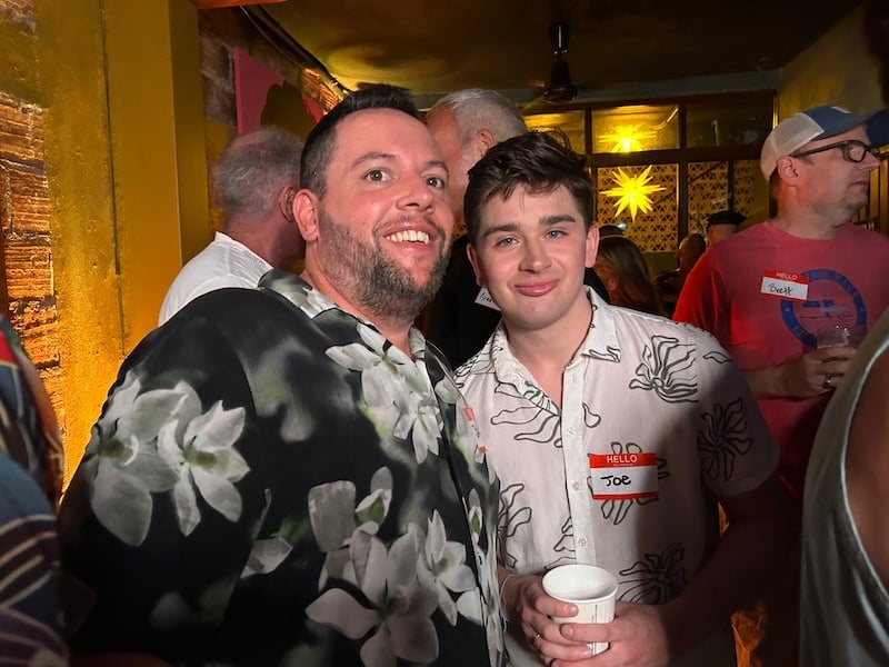 Mezclador gay Uno Seis Uno 8