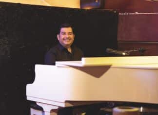 Tocar la cuerda adecuada: 45 años de música de Salvatore Rodríguez Salvatore-6