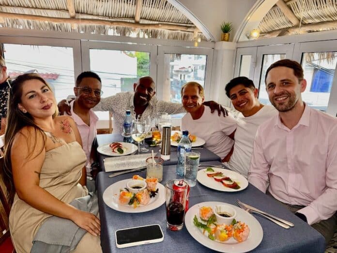 recaudación de fondos de mayo para gay+ 1