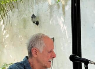 Una noche de palabras y sabiduría: Panel de escritores queer este 17 de diciembre escriba aquí escriba ahora