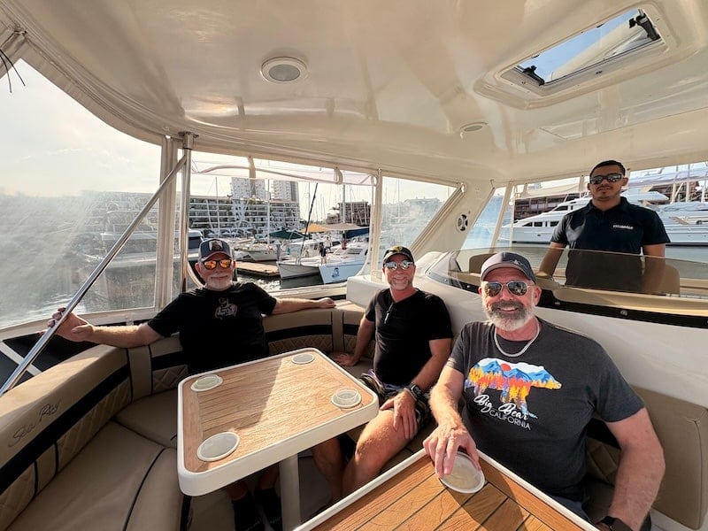 alquiler de yates crucero al atardecer