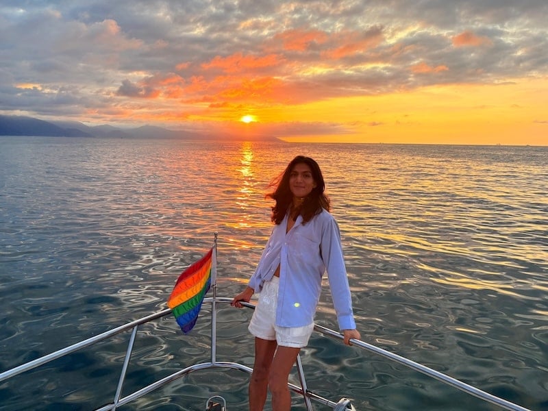 alquiler de yates crucero al atardecer