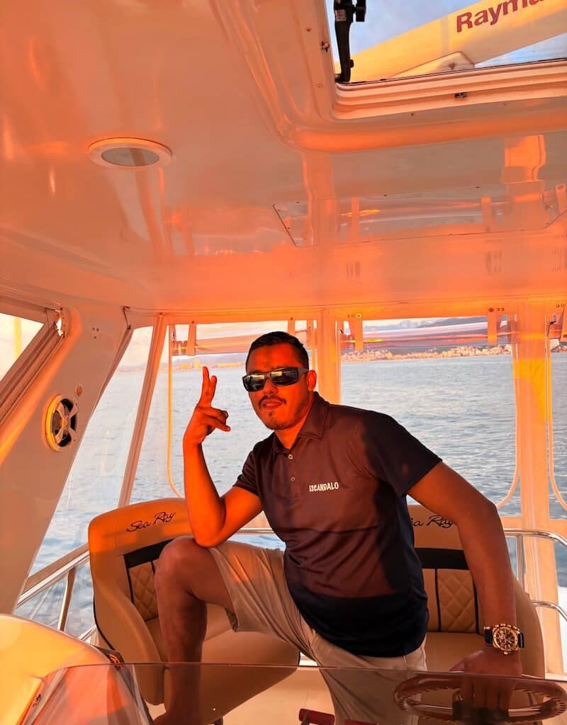 alquiler de yates crucero al atardecer