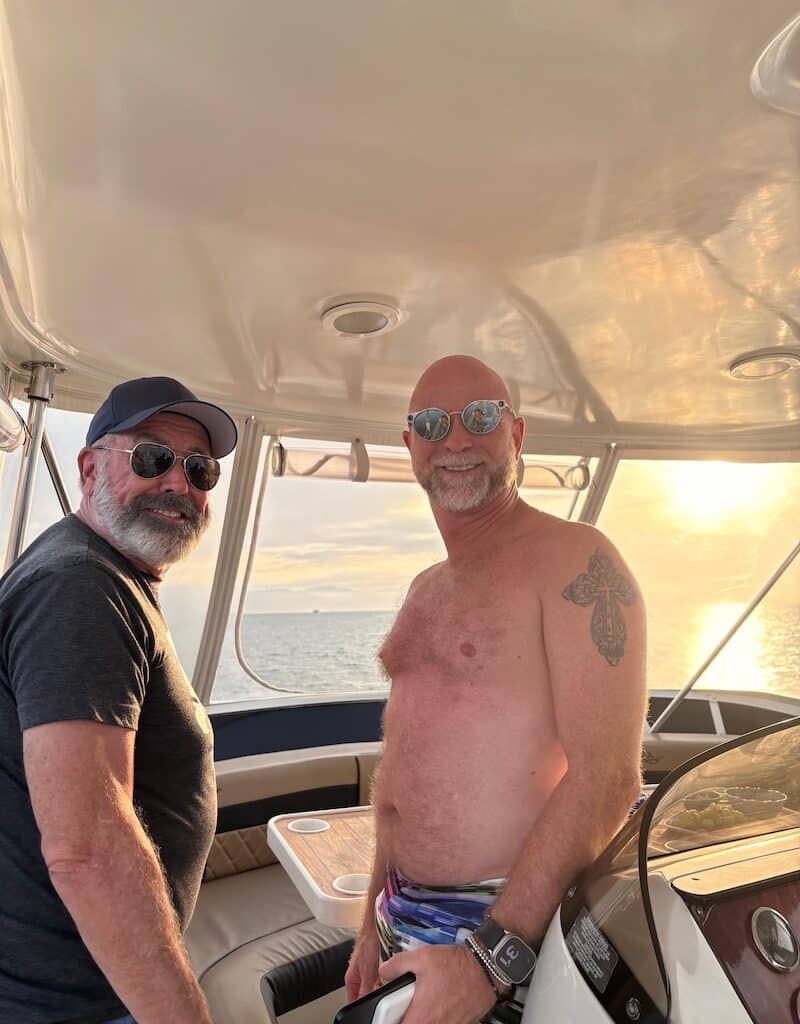 alquiler de yates crucero al atardecer