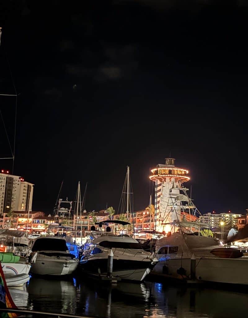 alquiler de yates crucero al atardecer