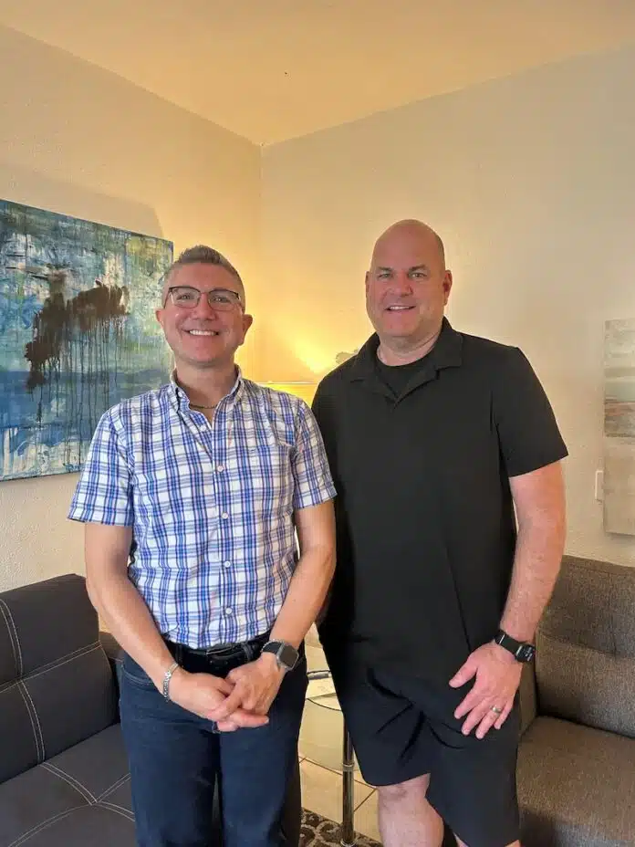 Espacio compartido, visión compartida: Un nuevo centro para la salud mental en Zona Romántica Stan Wagner de Puerto Vallarta Neurofeedback y Adrian López de Inland Mental Health Services