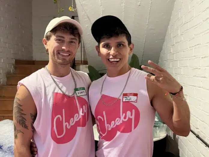 Fotos: Cheeky Gay Mixer atrae a más de 300 personas mezcladora descarada 27