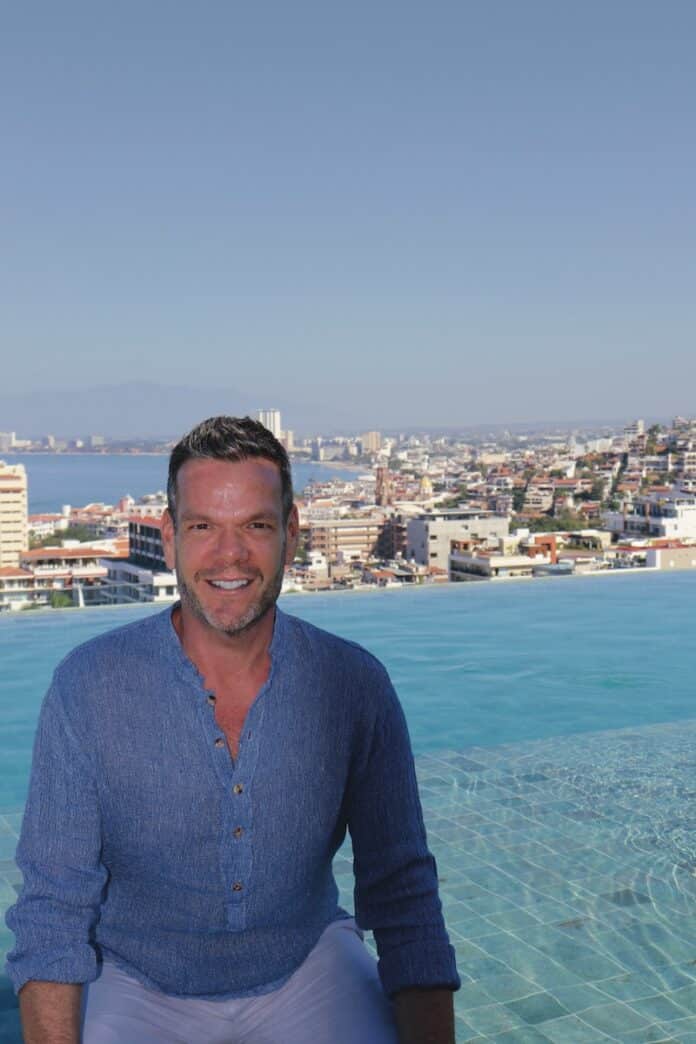 Joshua Rappaport: La filosofía de un hombre que abrazó el estilo de vida de Vallarta Portada de Joshua Rappaport