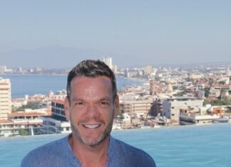 Joshua Rappaport: La filosofía de un hombre que abrazó el estilo de vida de Vallarta Portada de Joshua Rappaport