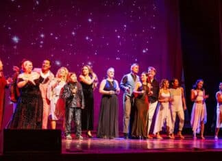 Estrellas con corazón 2025