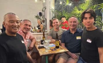 Fotos: Gay+ Mixer en Sanctuary PV santuario gay mezclador