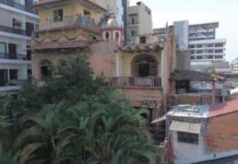 La propiedad Quinta Encanto refleja la compleja historia de Puerto Vallarta Quinta Encanto (como se muestra en diciembre de 2026), fue construida por un hombre considerado por muchos como uno de los fundadores de lo que hoy es Puerto Vallarta, Diego Bentacourt Verde. Foto de Christian Alexis Velasco.