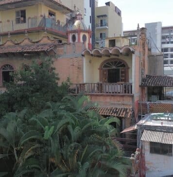 La propiedad Quinta Encanto refleja la compleja historia de Puerto Vallarta Quinta Encanto (como se muestra en diciembre de 2026), fue construida por un hombre considerado por muchos como uno de los fundadores de lo que hoy es Puerto Vallarta, Diego Bentacourt Verde. Foto de Christian Alexis Velasco.