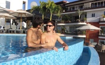 Chic by Pinnacle: La inmaculada propiedad sólo para adultos en la Zona Romántica Chic_alberca