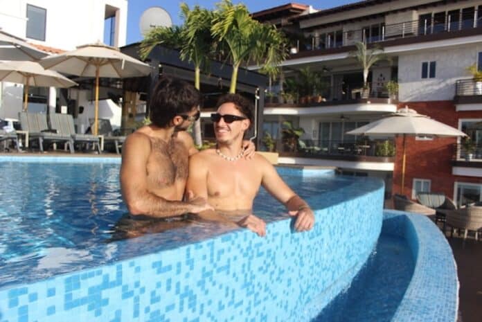 Chic by Pinnacle: La inmaculada propiedad sólo para adultos en la Zona Romántica Chic_alberca