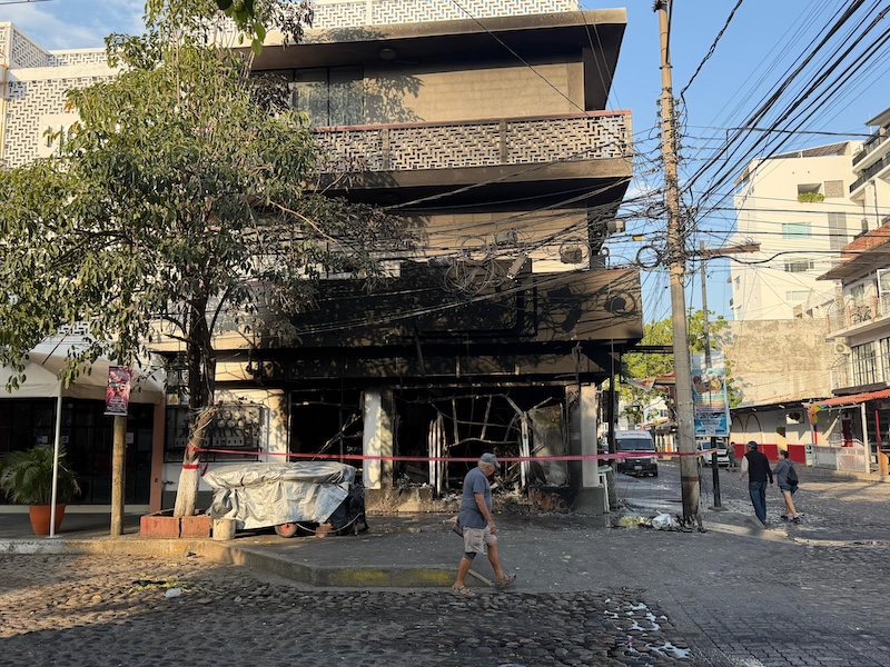 edificio 8 incendiado