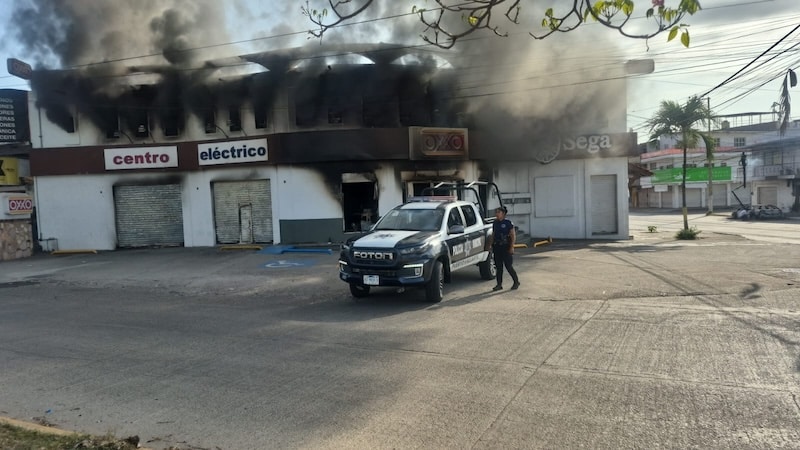policía bomberos oxxo