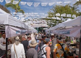 Jazz, Hamburguesas y Raicilla: El fin de semana festivo atrae a 30.000 turistas a Vallarta festival de la dama juana raicilla