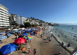 El turismo de Semana Santa traerá 67.000 visitantes a Puerto Vallarta, según las autoridades Playa el jueves del fin de semana de Pascua de 2026