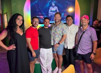 El diputado español Santi Rivero se reúne con líderes LGBTQ+ de Puerto Vallarta Santi Rivero en Cheeky Lounge