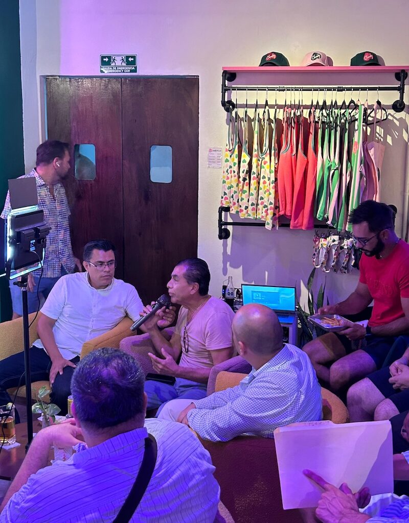 Santi Rivero en Cheeky Lounge