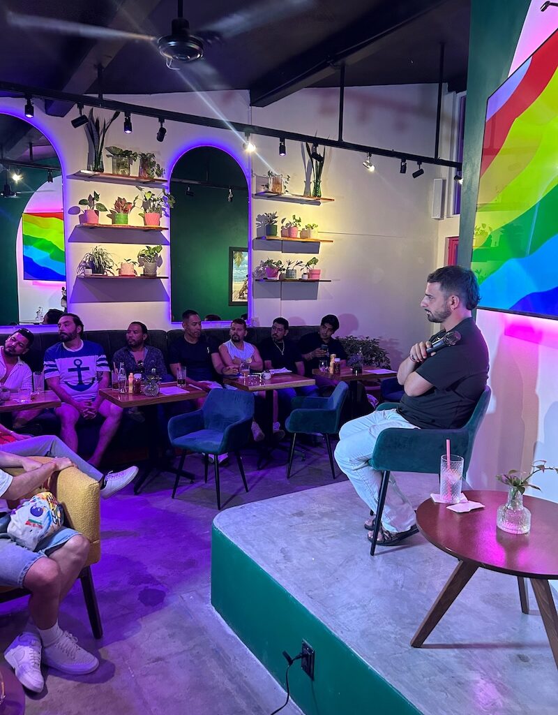 Santi Rivero en Cheeky Lounge