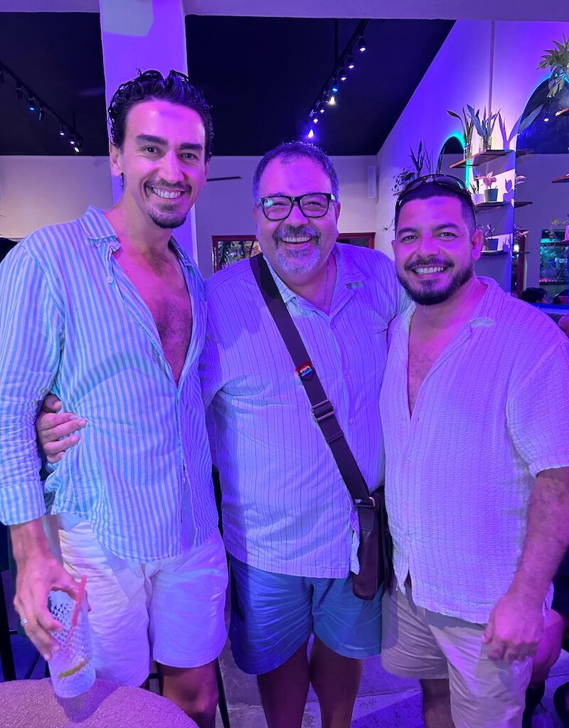 Santi Rivero en Cheeky Lounge