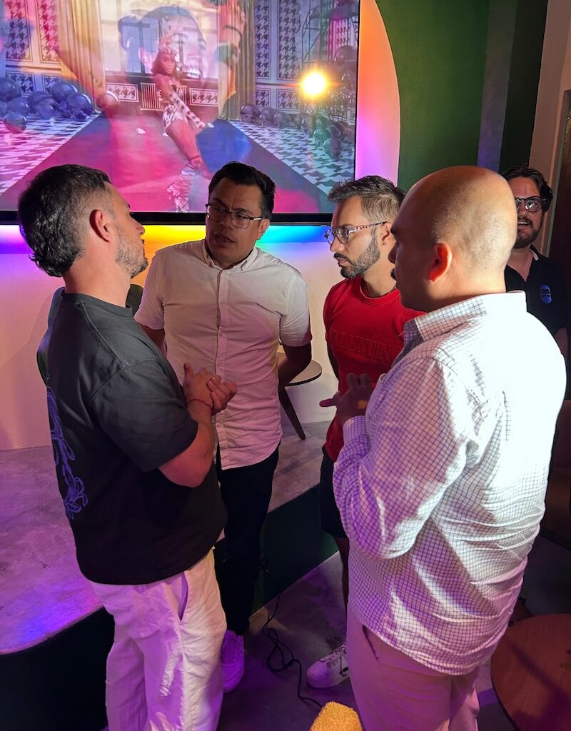 Santi Rivero en Cheeky Lounge