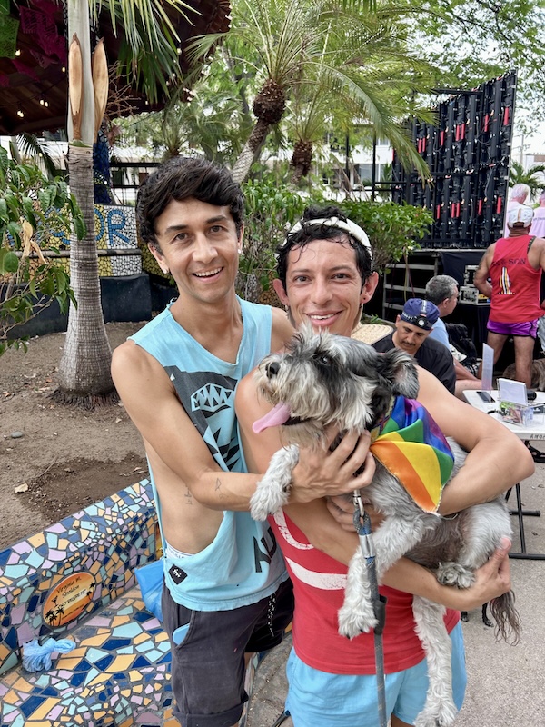 desfile de mascotas del orgullo 34