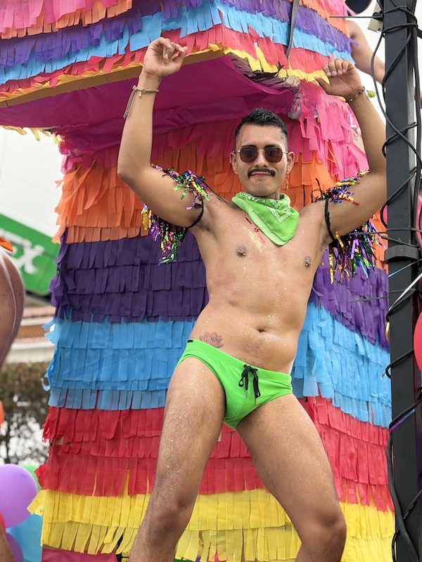 desfile vallarta pride 2026 4 13