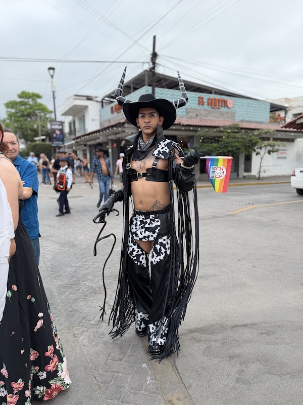 desfile vallarta pride 2026 4 15