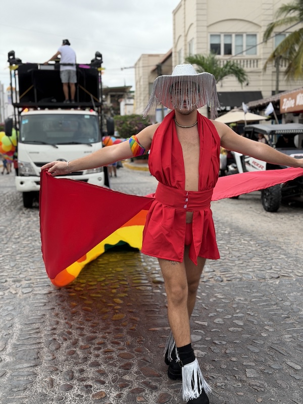desfile vallarta pride 2026 4 17