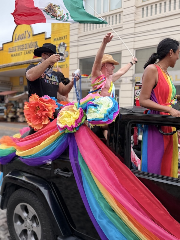 desfile vallarta pride 2026 4 22