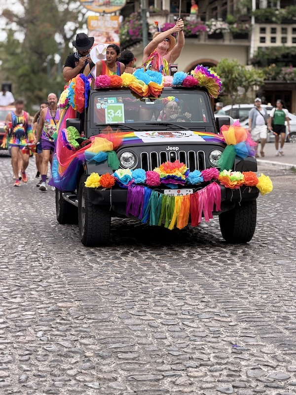 desfile vallarta pride 2026 4 23
