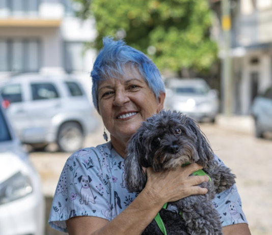 Presente y Contribuyendo: Lydia Damato, reconocida como Voluntaria Destacada Lydia Damato