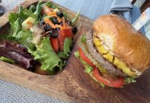 The Swedes presenta su servicio de almuerzo de verano y la «happy hour» de la tarde La hamburguesa de los suecos 3