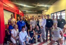 Se crea una nueva coalición empresarial en la Zona Romántica Reunión de empresarios en la Zona Romántica